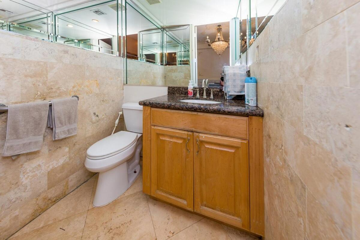 Appartement Spacious 2br With Kitchenette And Dining In Beverly Hills *